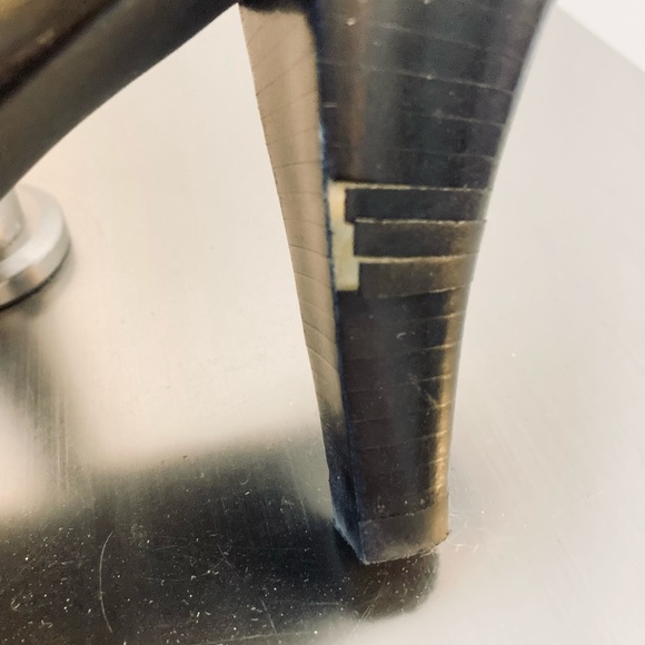 👠Host Pick 👠Vera Wang Strapy Heels - Picture 11 of 11